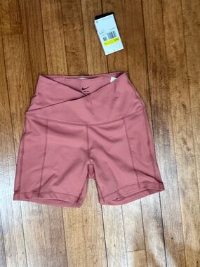 Nike Women's Dusty Rose High-Rise Bike Shorts